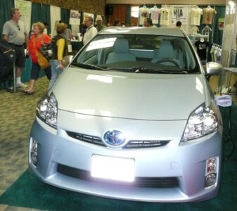 Plug-in Prius Pictures from the MOTHER EARTH NEWS FAIR Image